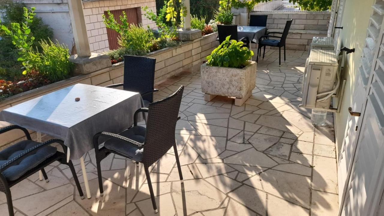 Apartma Apartments Lumbarda