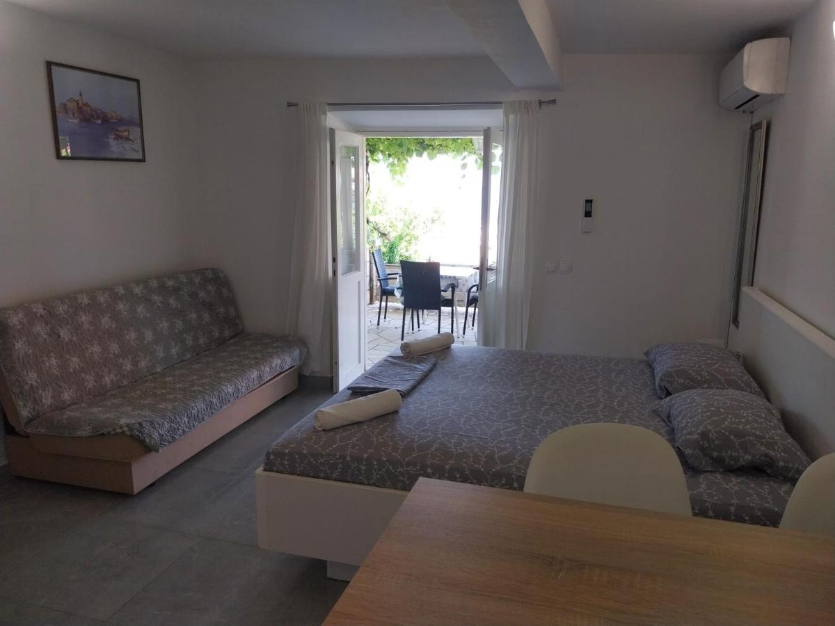 Apartments Lumbarda *
