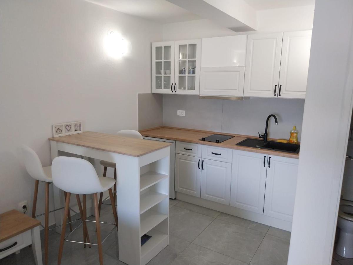 Apartma Apartments Lumbarda *