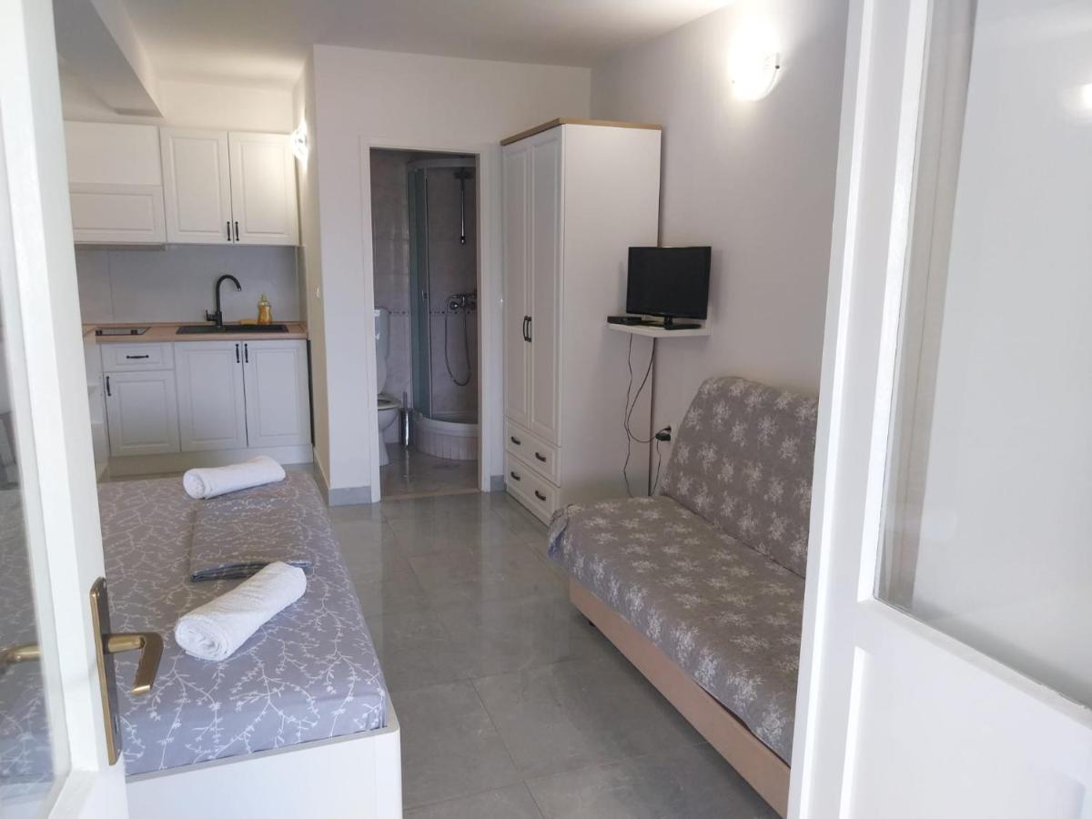 Apartments Lumbarda Apartma *