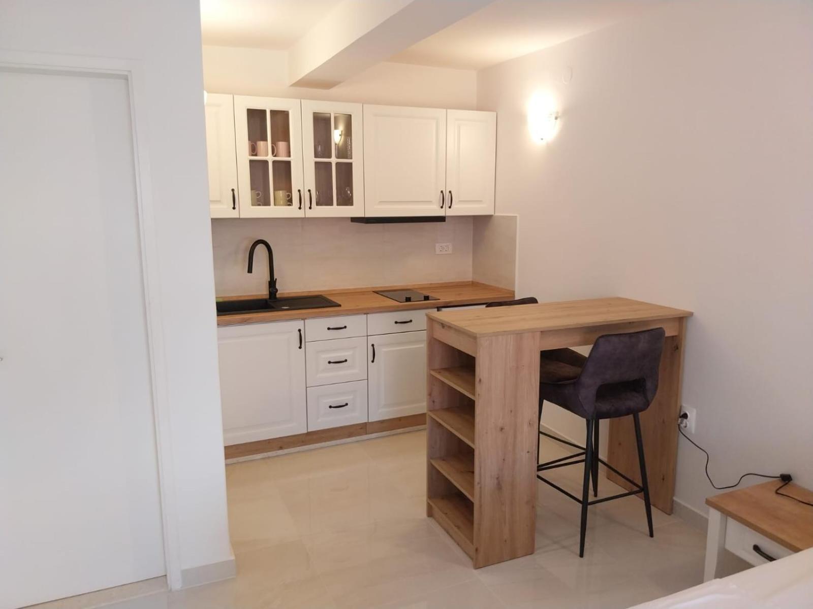 Apartment Apartments Lumbarda *