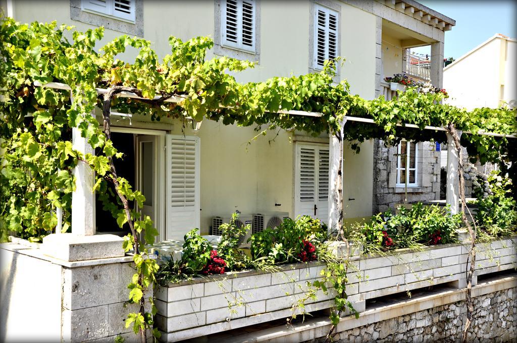 Apartment Apartments Lumbarda *